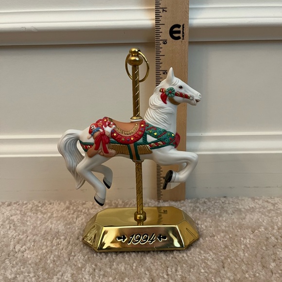 Hallmark Keepsake Ornaments. Vintage Tobin Fraley Carousel Horses. Set of 4. - Picture 5 of 9